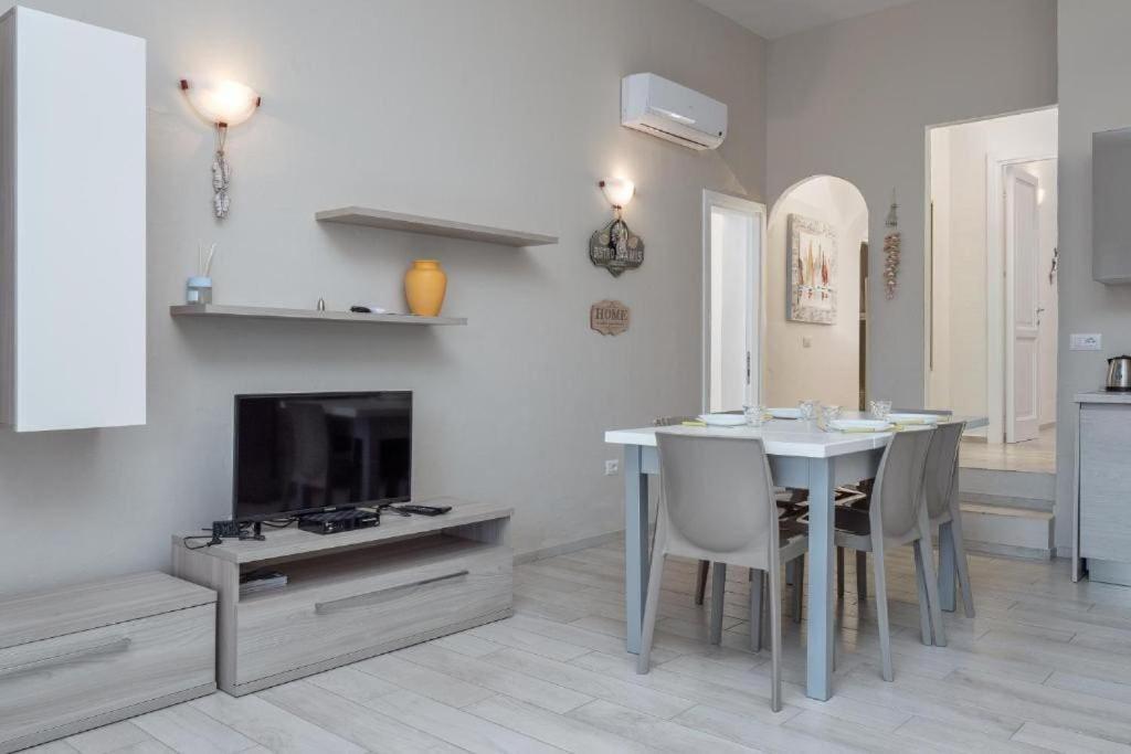 Bellissimo Appartamento Con Veranda Privata Al Centro Di Porto Rotondo Exterior foto